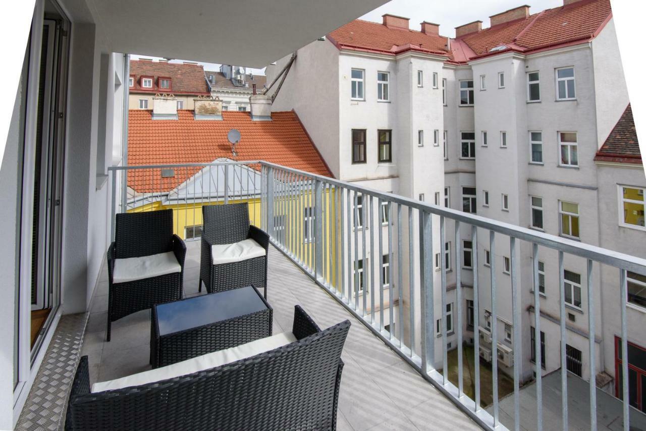 1100 * Viena